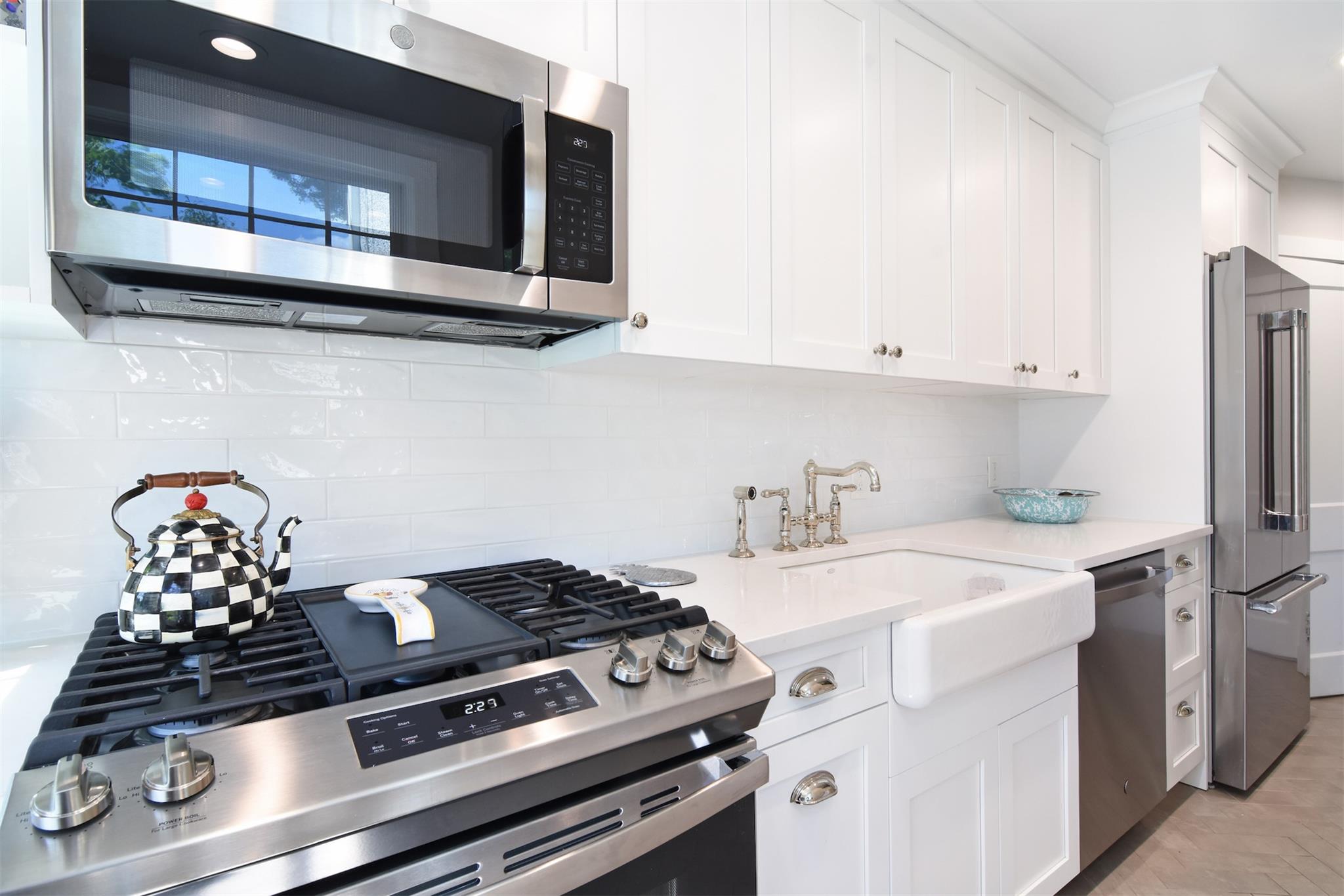 160 Pondfield Road, Bronxville, New York image 12