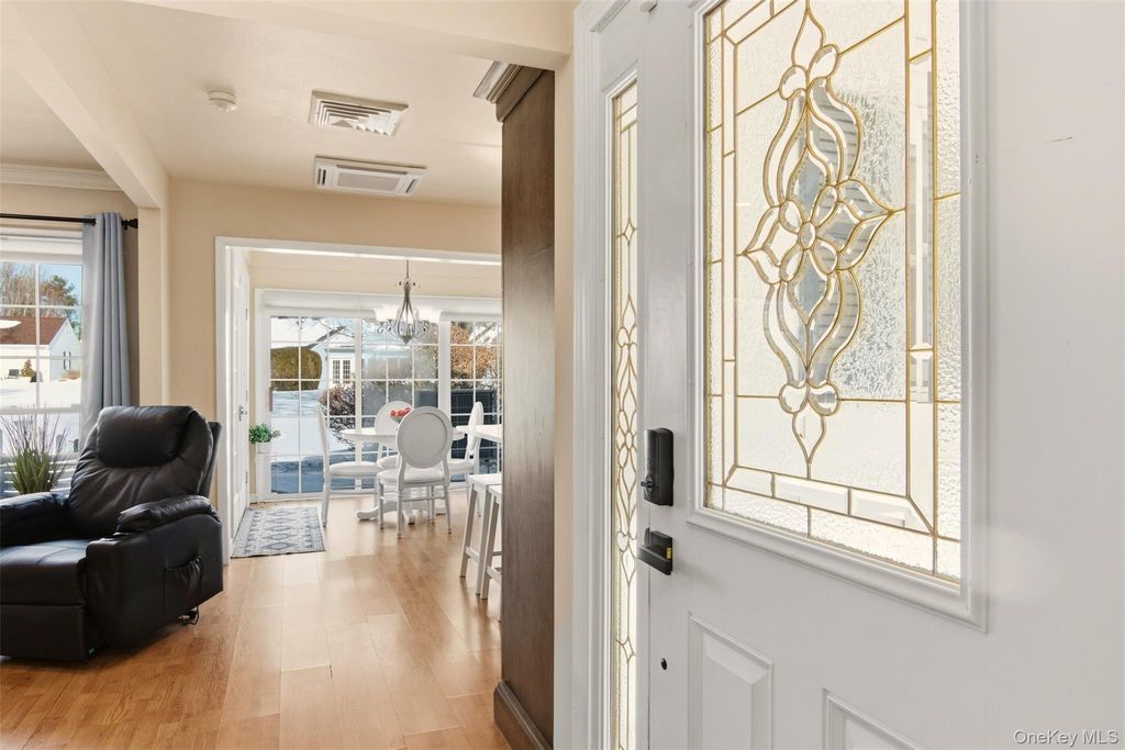 Photo of 27 Hearthside Drive, Mount Sinai, NY 11766 (MLS # 960957)