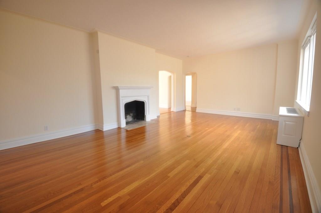 Rental Property at Garth Road 5H, Scarsdale, New York - Bedrooms: 3 
Bathrooms: 3  - $4,595 MO.