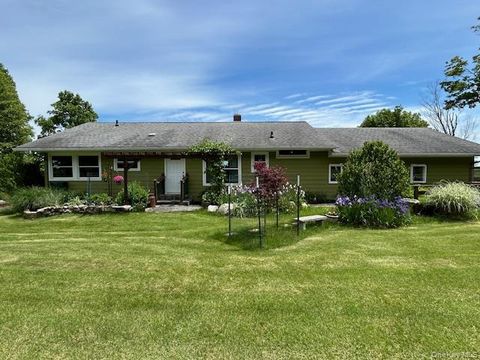 329 Mountain Road Bloomingburg NY 12721