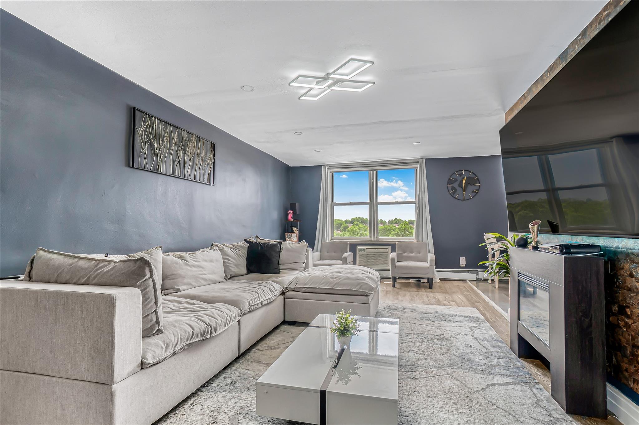 5444 Little Neck Parkway 6C