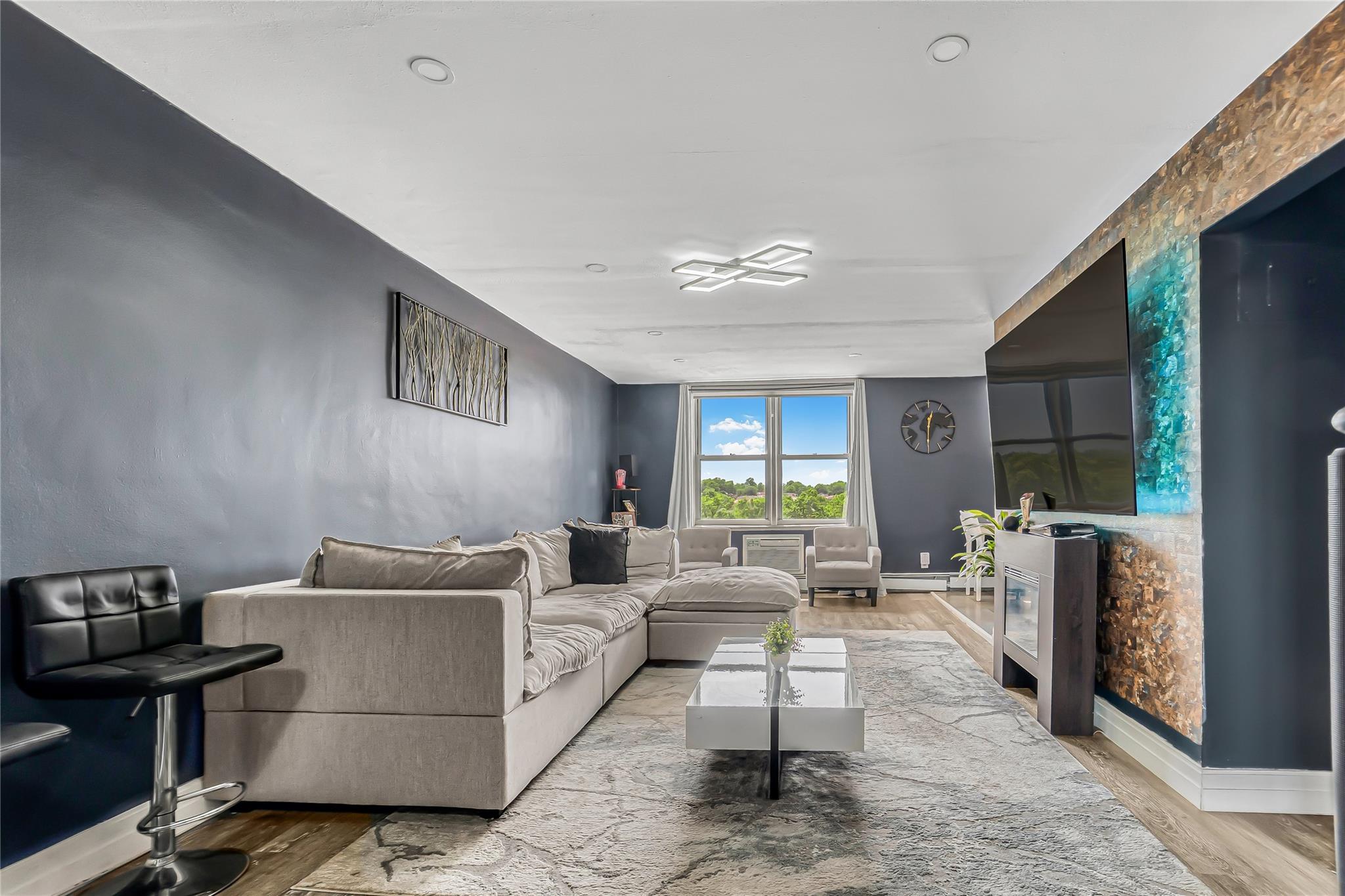 5444 Little Neck Parkway 6C