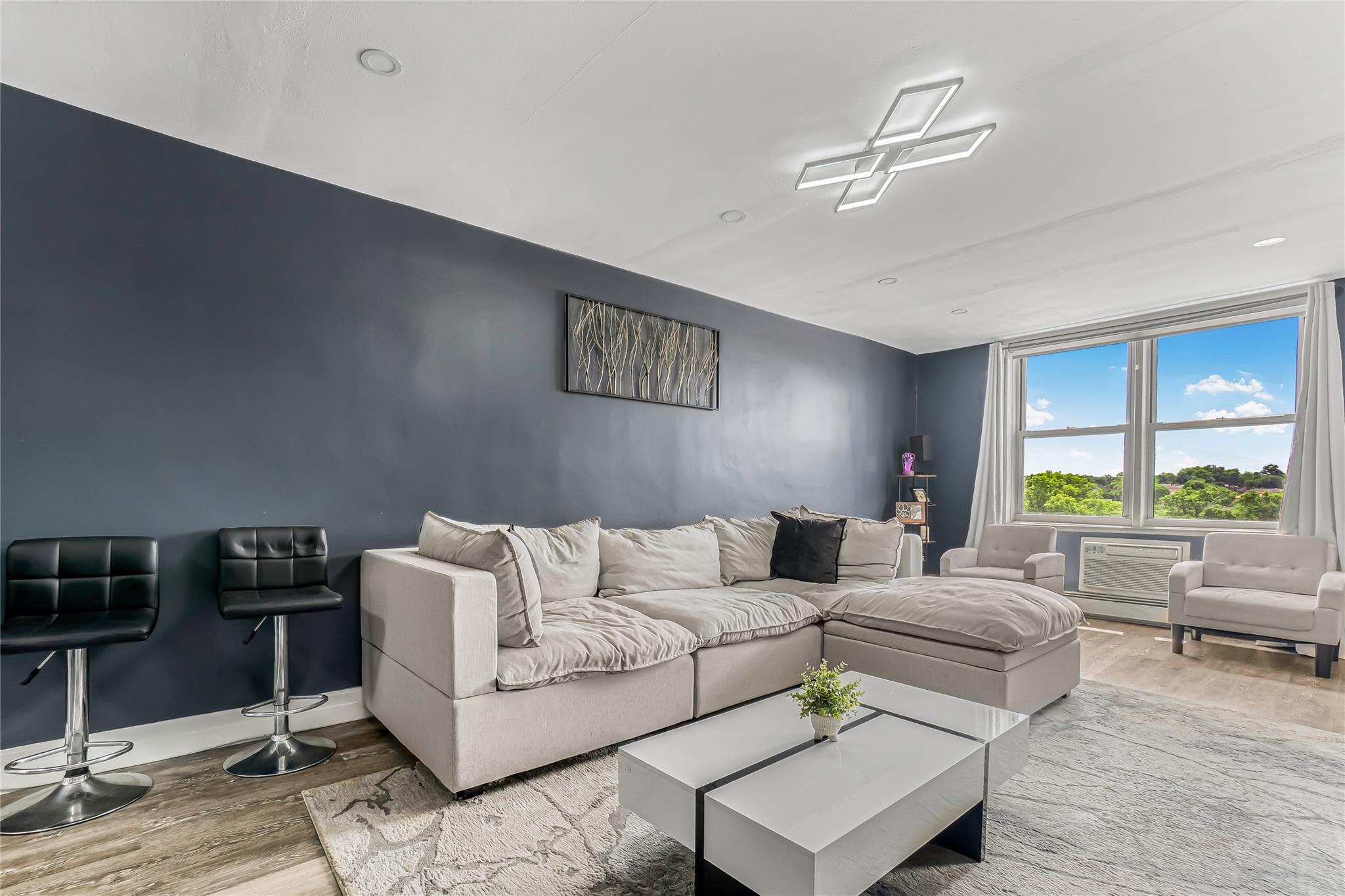 5444 Little Neck Parkway 6C