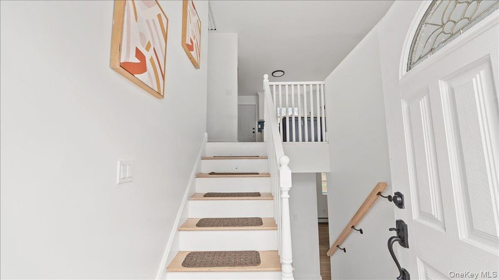 Photo of 77 Friendly Road, Mahopac, NY 10541 (MLS # 959360)