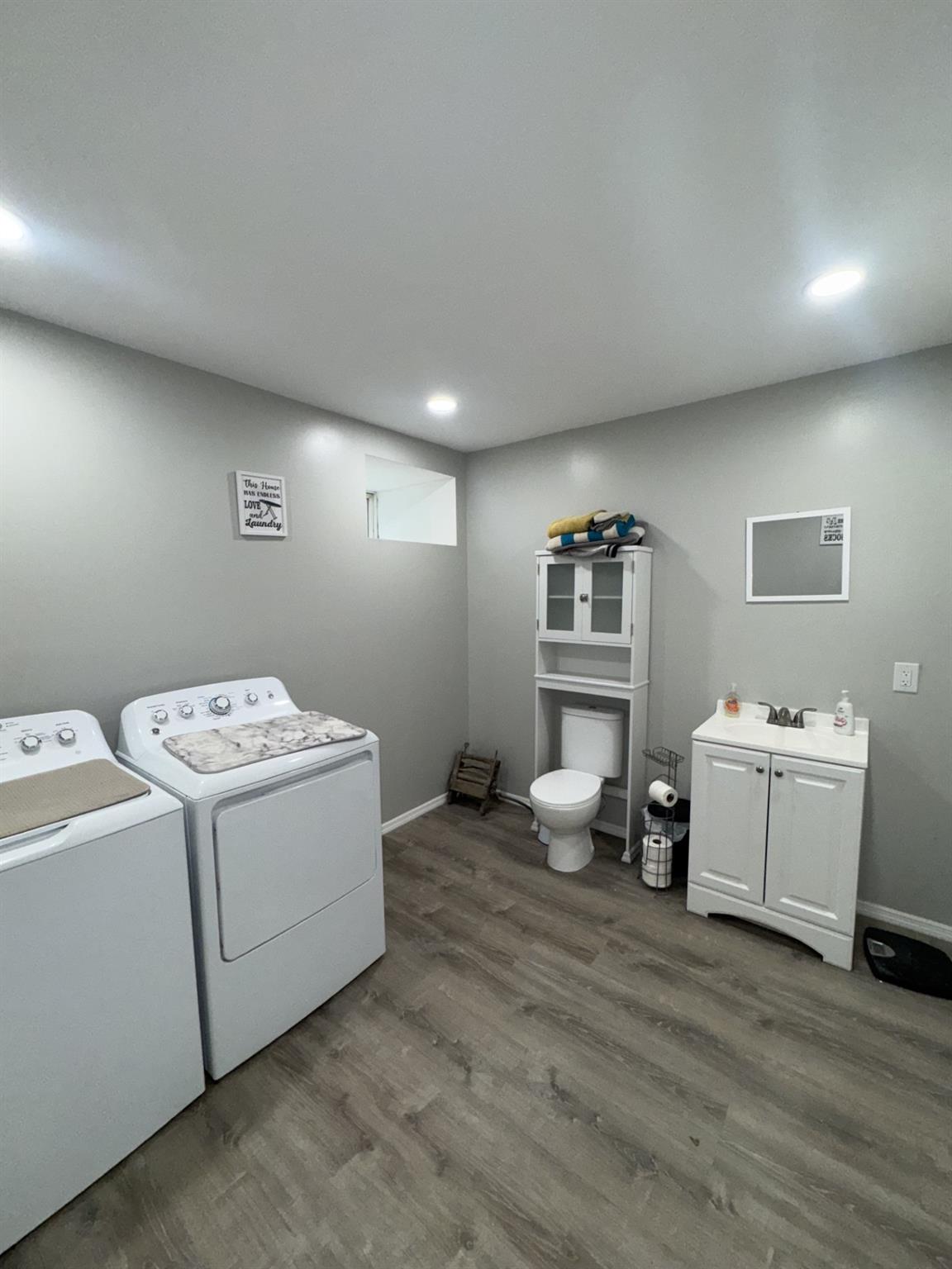 Athens, New York 12051, United States, 3 Bedrooms Bedrooms, ,2 BathroomsBathrooms,Residential,Active,147232