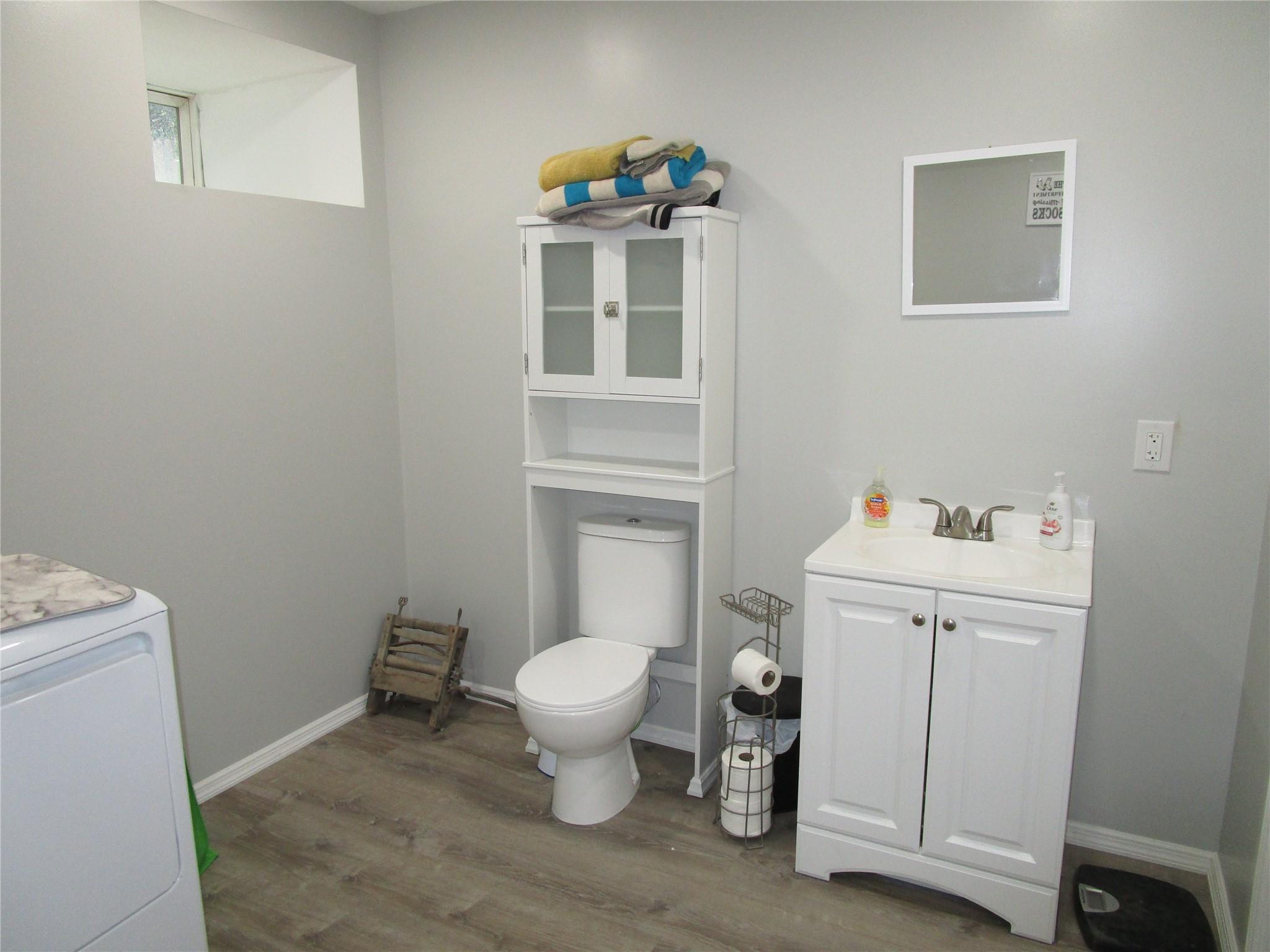 Athens, New York 12051, United States, 3 Bedrooms Bedrooms, ,2 BathroomsBathrooms,Residential,Active,147232