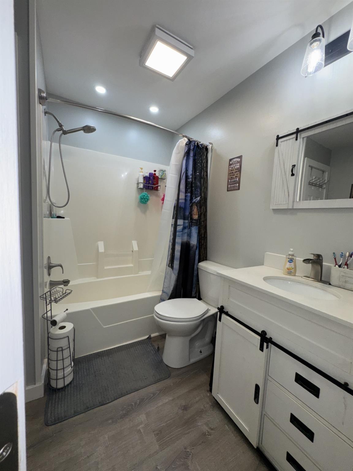 Athens, New York 12051, United States, 3 Bedrooms Bedrooms, ,2 BathroomsBathrooms,Residential,Active,147232