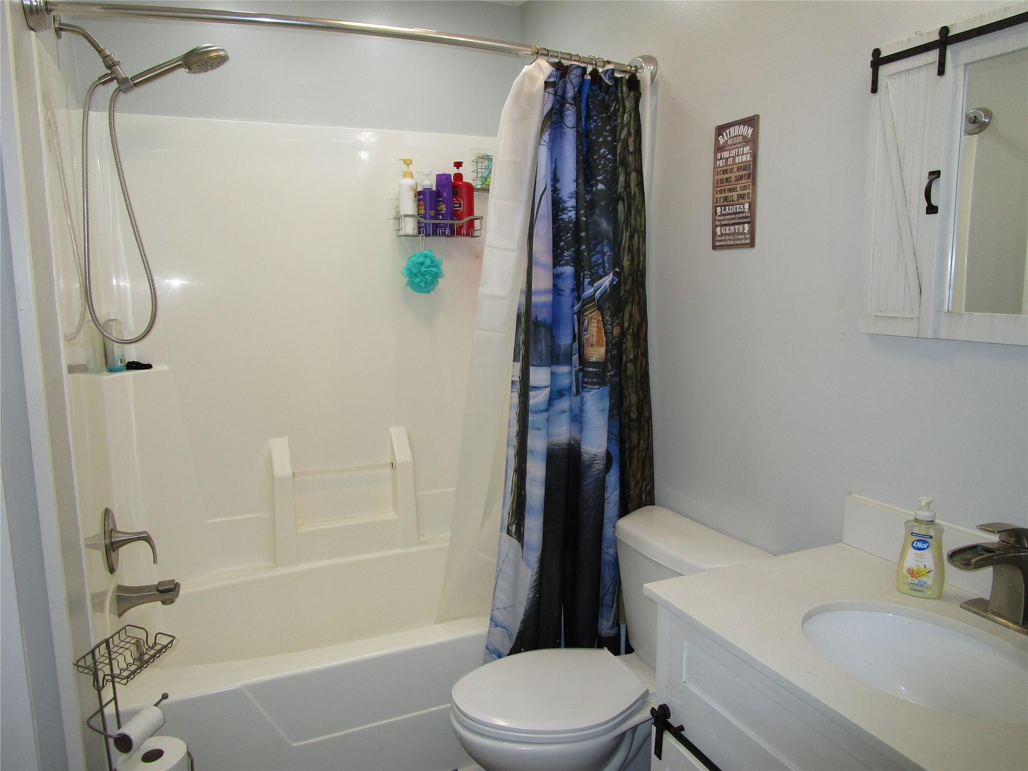 Athens, New York 12051, United States, 3 Bedrooms Bedrooms, ,2 BathroomsBathrooms,Residential,Active,147232