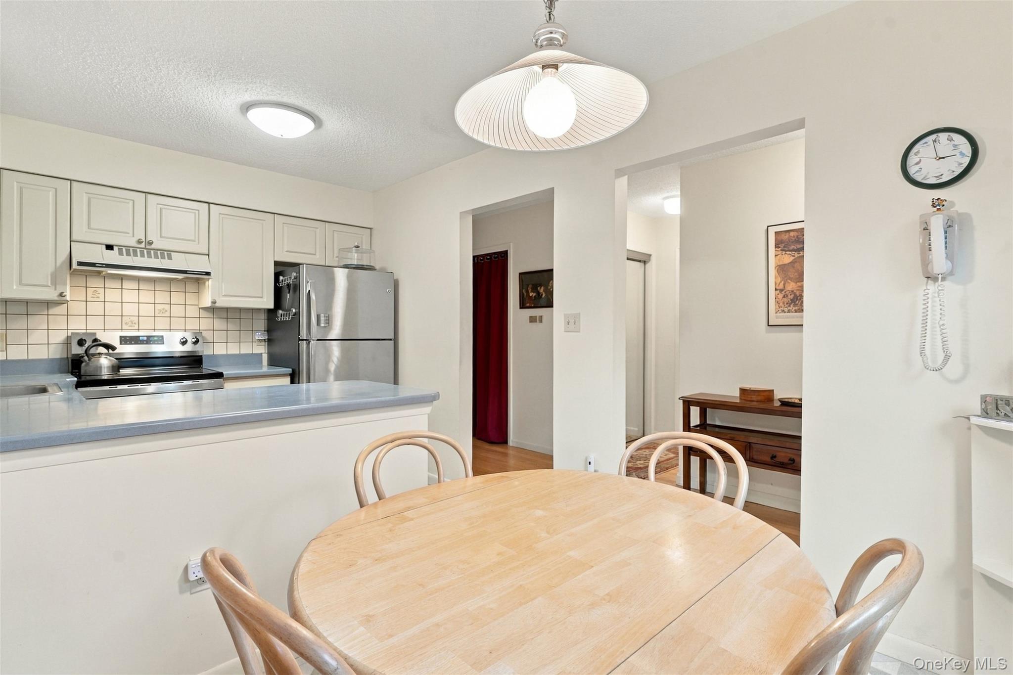 30 E Knoll