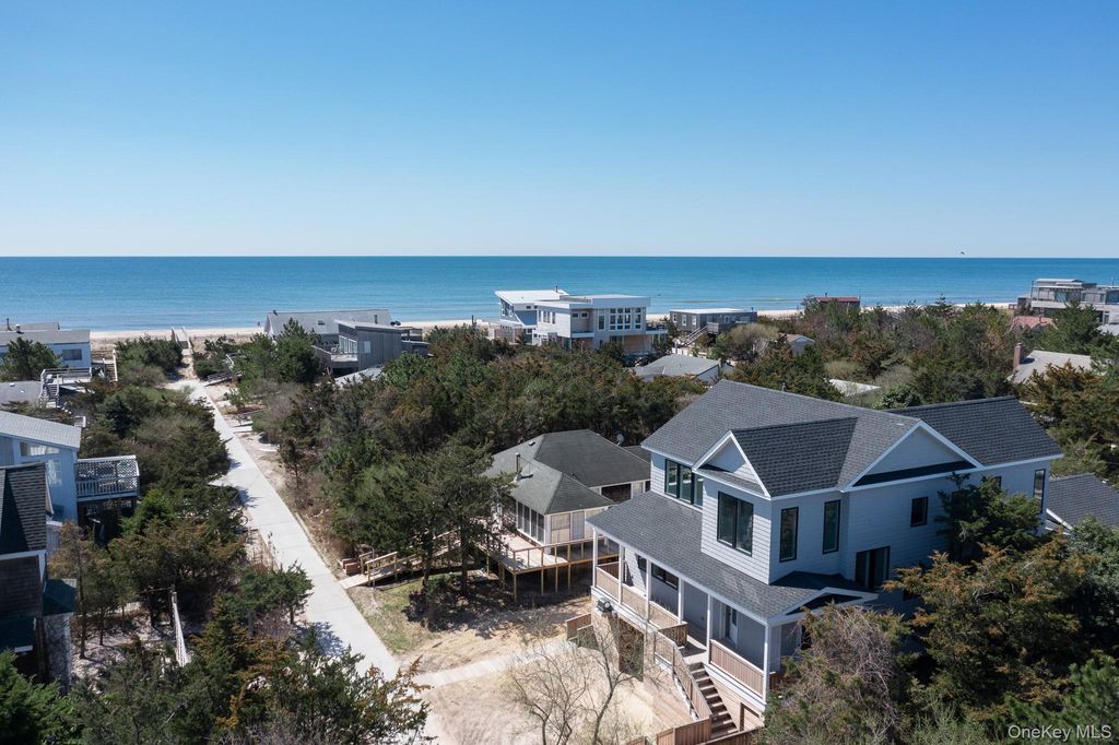 Photo of 44 Island Walk, Lonelyville, NY 11706 (MLS # 955042)