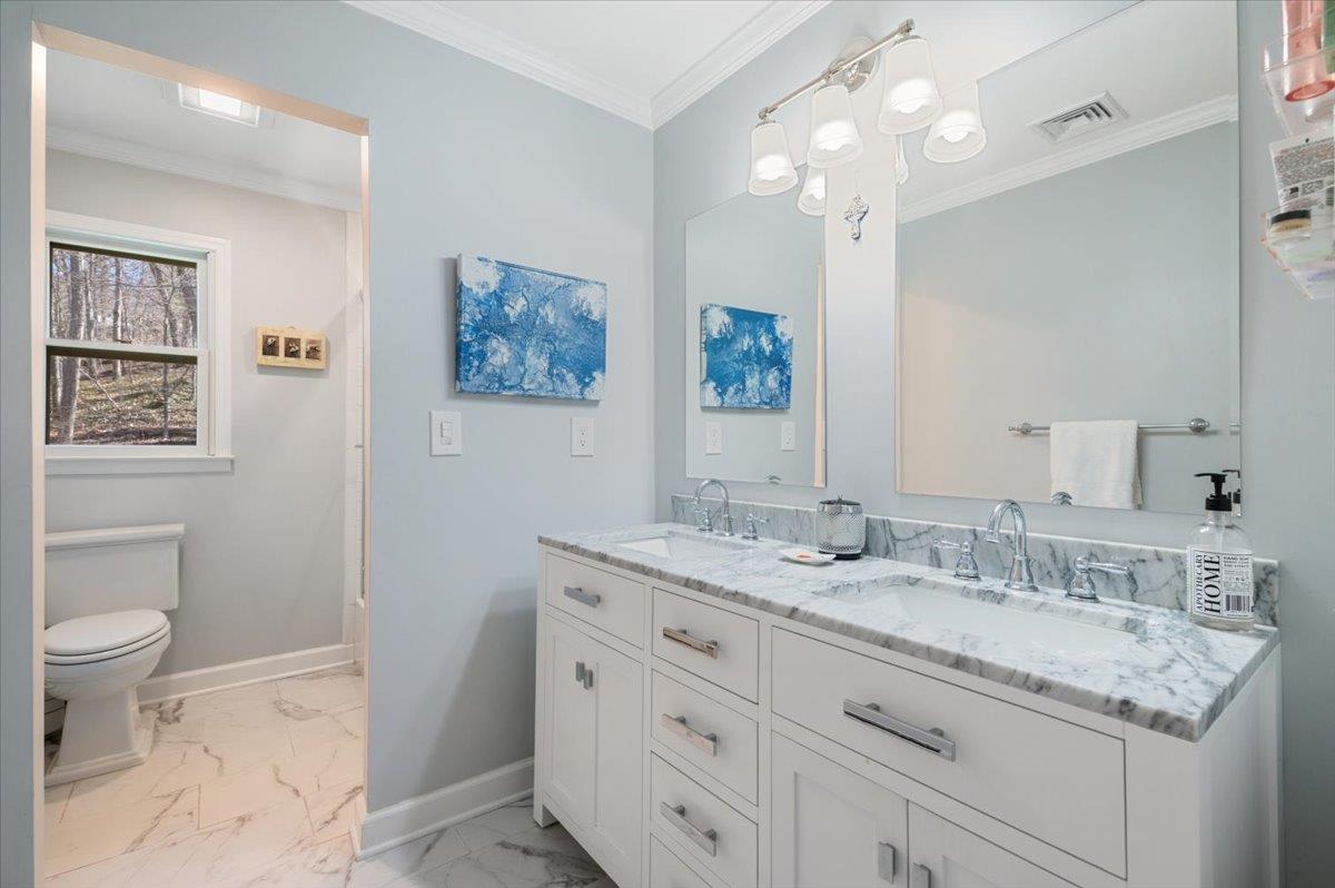 Halesite, New York 11743, United States, 4 Bedrooms Bedrooms, ,3 BathroomsBathrooms,Residential,Active,104531