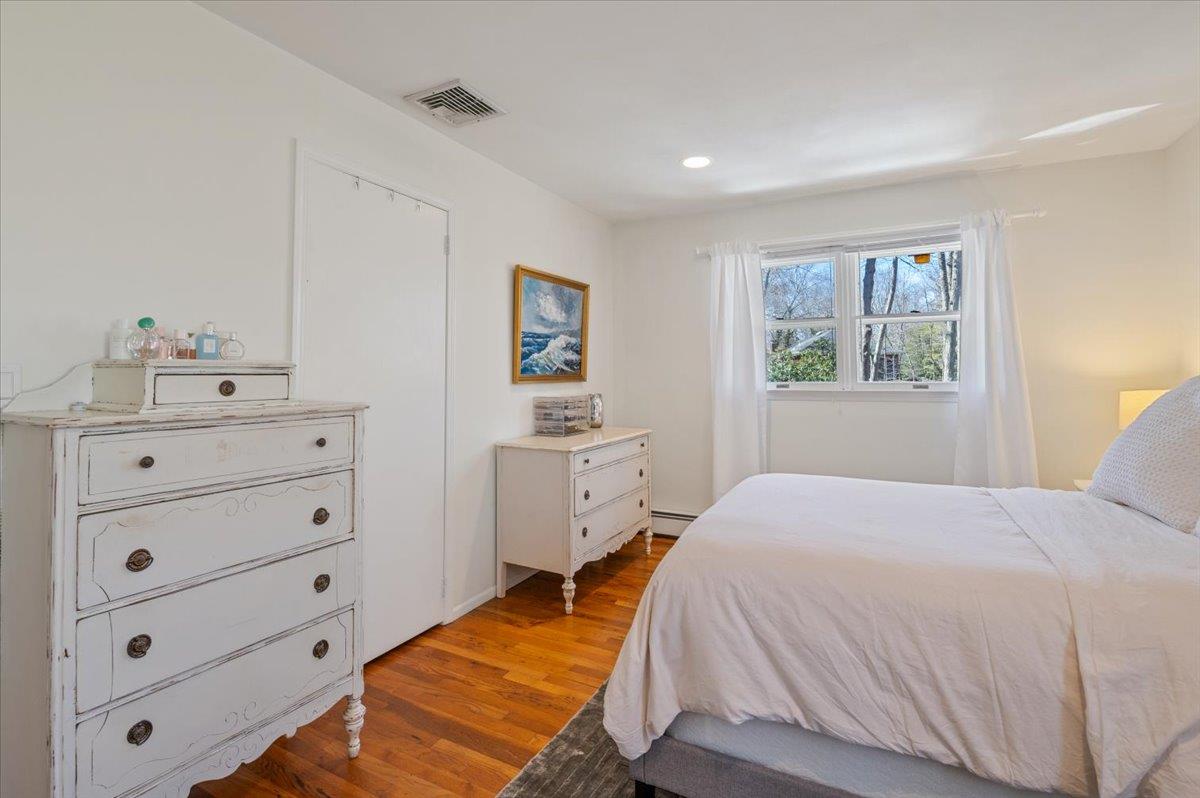 Halesite, New York 11743, United States, 4 Bedrooms Bedrooms, ,3 BathroomsBathrooms,Residential,Active,104531