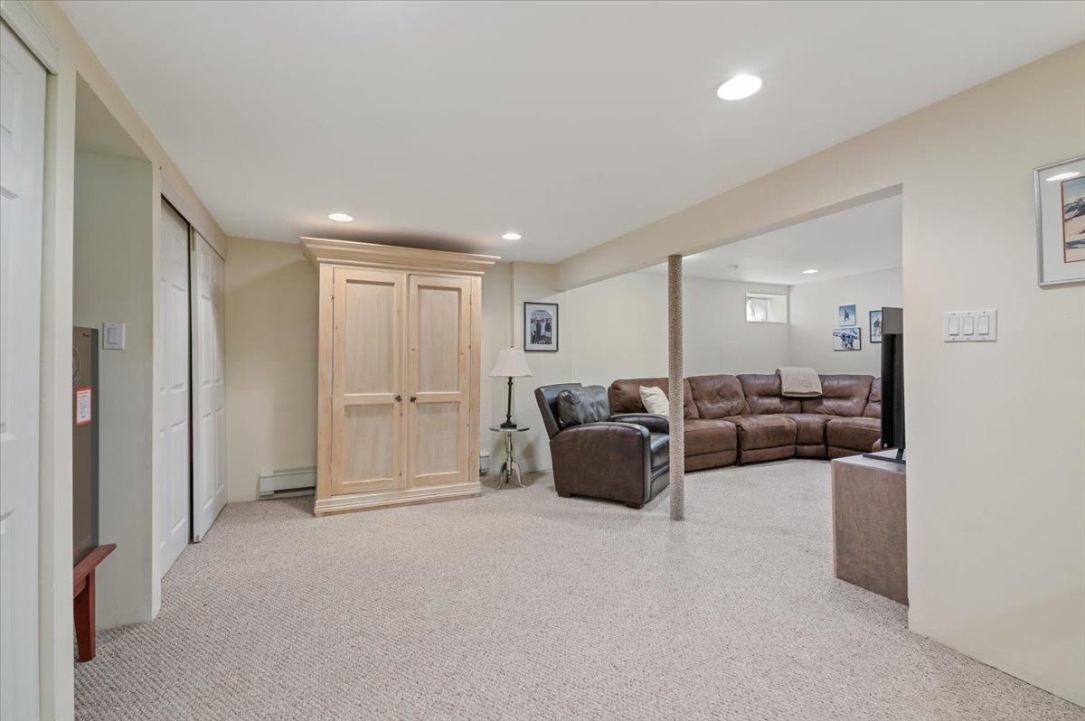 Halesite, New York 11743, United States, 4 Bedrooms Bedrooms, ,3 BathroomsBathrooms,Residential,Active,104531