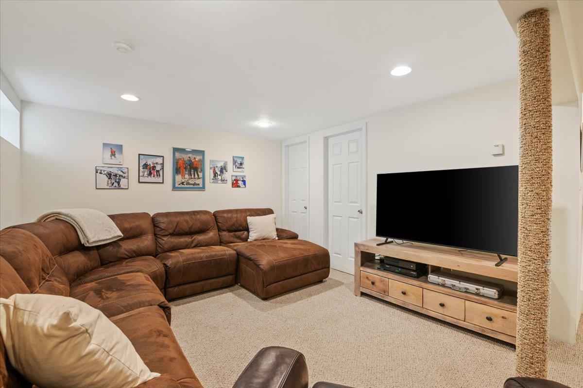 Halesite, New York 11743, United States, 4 Bedrooms Bedrooms, ,3 BathroomsBathrooms,Residential,Active,104531