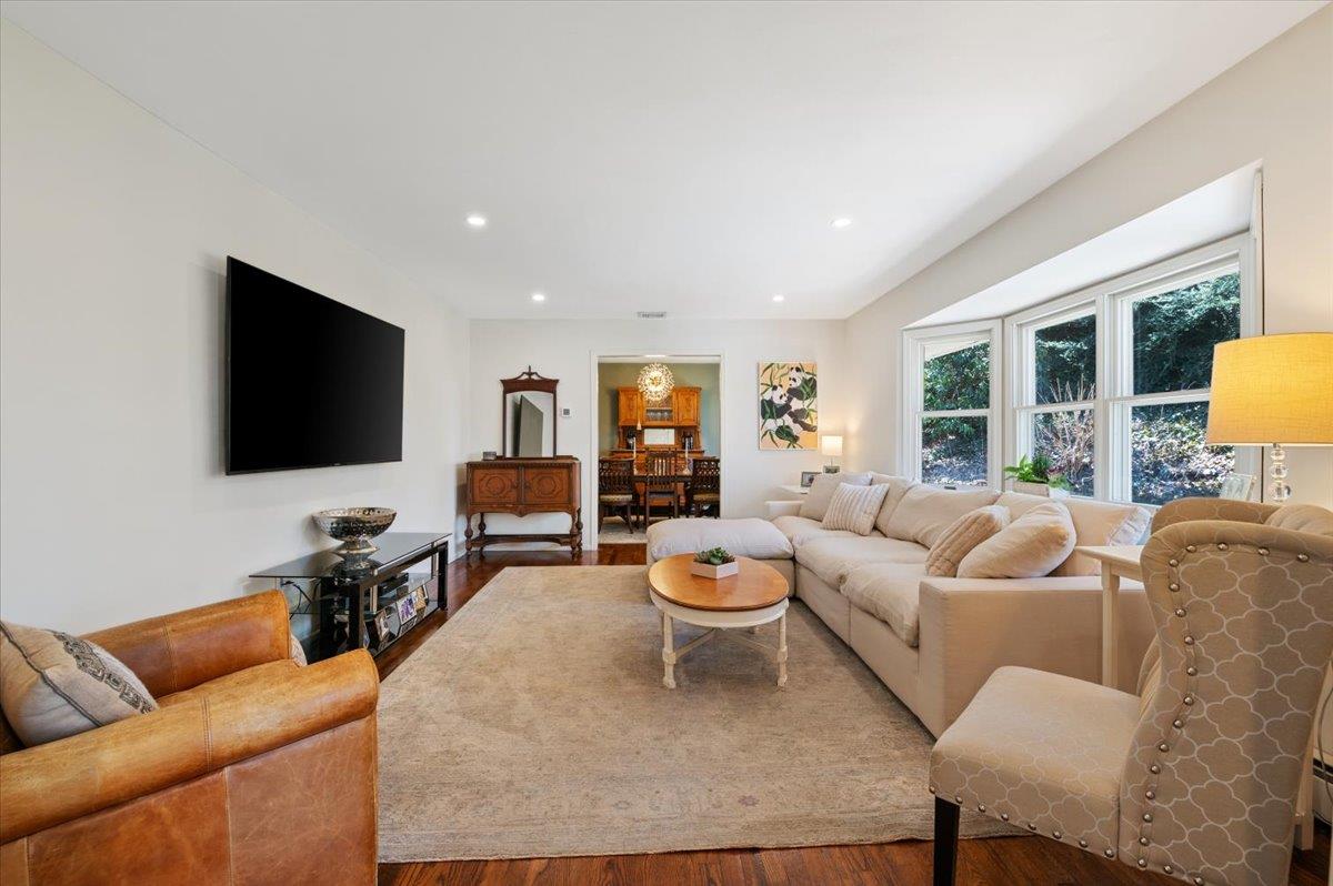 Halesite, New York 11743, United States, 4 Bedrooms Bedrooms, ,3 BathroomsBathrooms,Residential,Active,104531