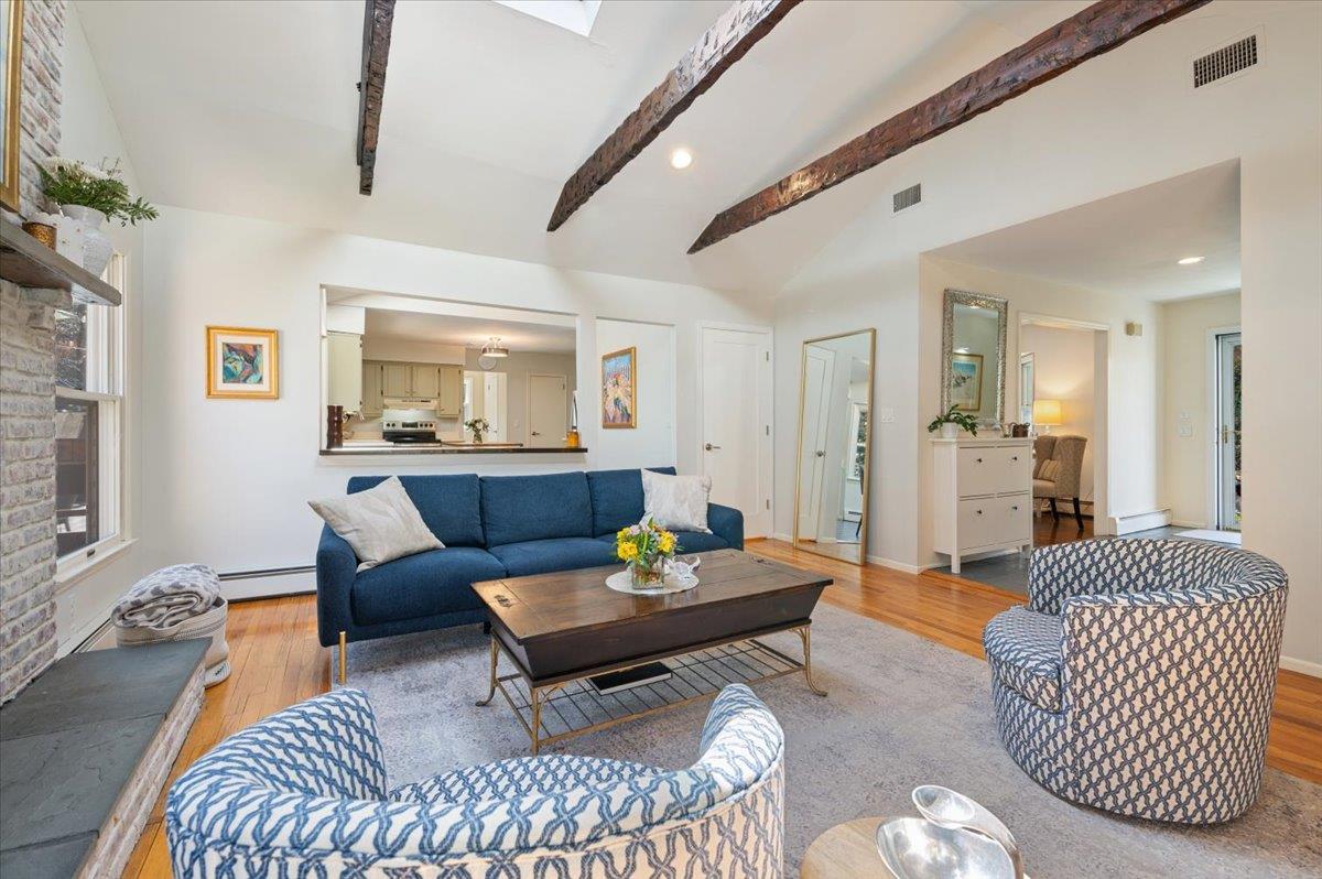 Halesite, New York 11743, United States, 4 Bedrooms Bedrooms, ,3 BathroomsBathrooms,Residential,Active,104531