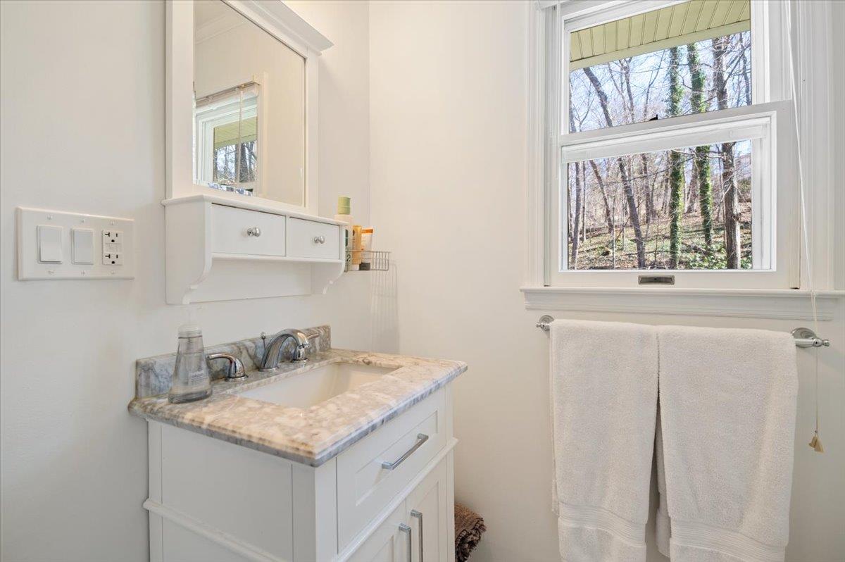 Halesite, New York 11743, United States, 4 Bedrooms Bedrooms, ,3 BathroomsBathrooms,Residential,Active,104531