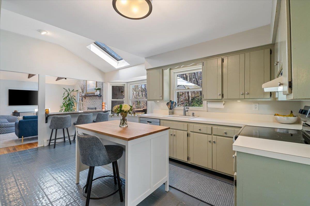 Halesite, New York 11743, United States, 4 Bedrooms Bedrooms, ,3 BathroomsBathrooms,Residential,Active,104531