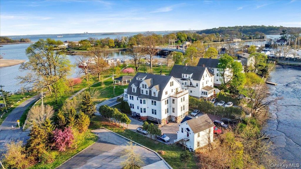 Photo of 2 Harbor Lane #102, New Rochelle, NY 10805 (MLS # 985993)