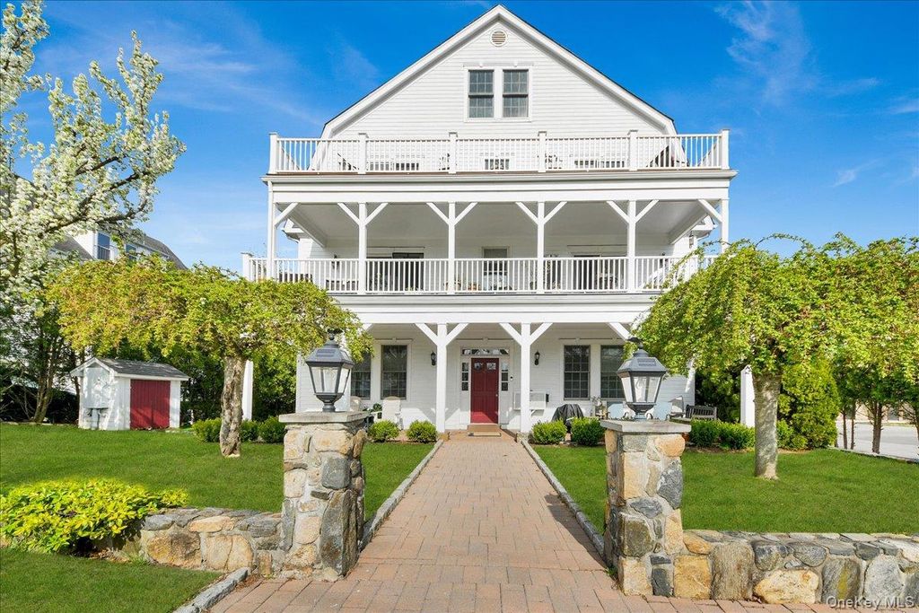 Photo of 2 Harbor Lane #102, New Rochelle, NY 10805 (MLS # 985993)