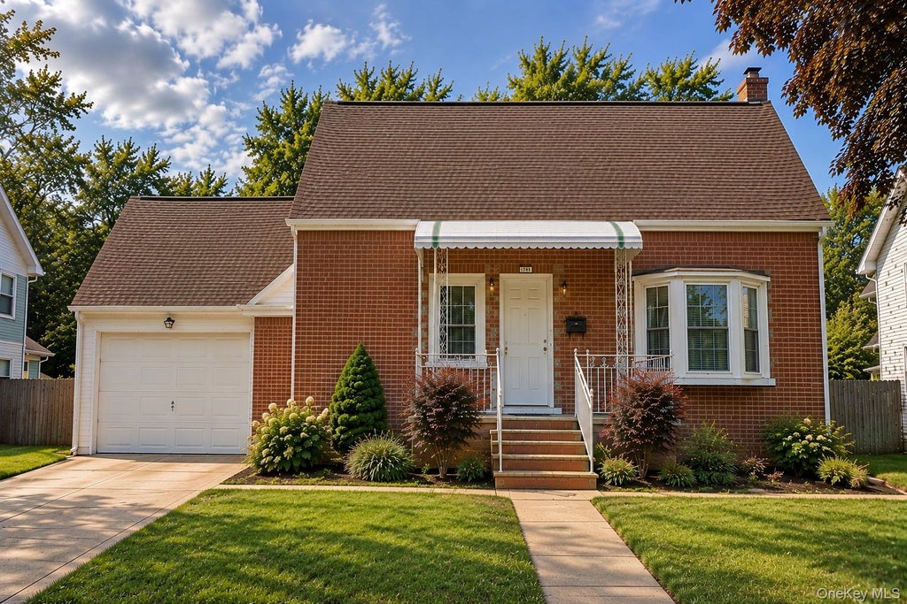 Photo of 21724 121st Avenue, Cambria Heights, NY 11411 (MLS # 1054468)