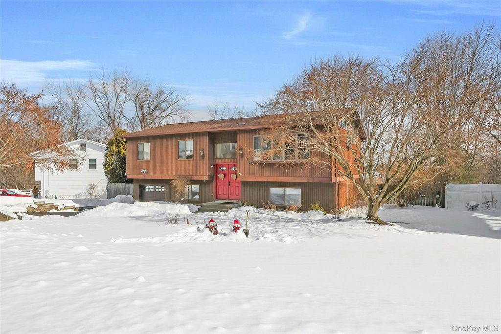 Photo of 10 SKINNER Court, Tomkins Cove, NY 10986 (MLS # 948083)