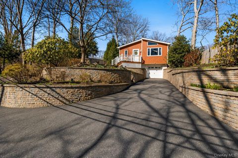 Photo of 38 Corey Trail, Ridge, NY 11961 (MLS # 989499)