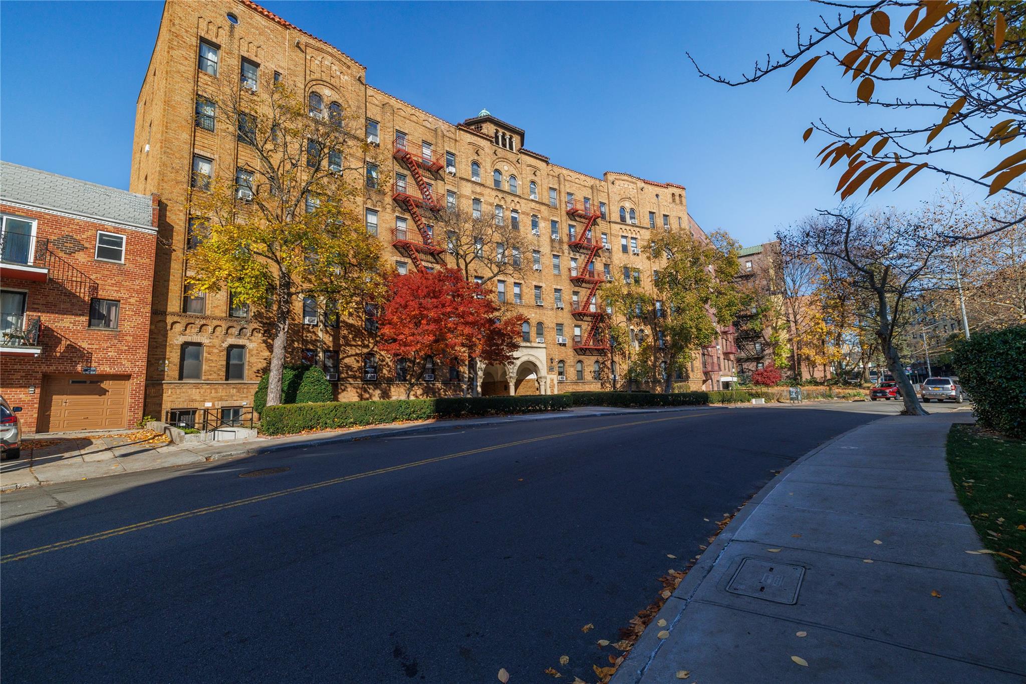 83-44 Lefferts Boulevard #2M, Kew Gardens, New York image 1