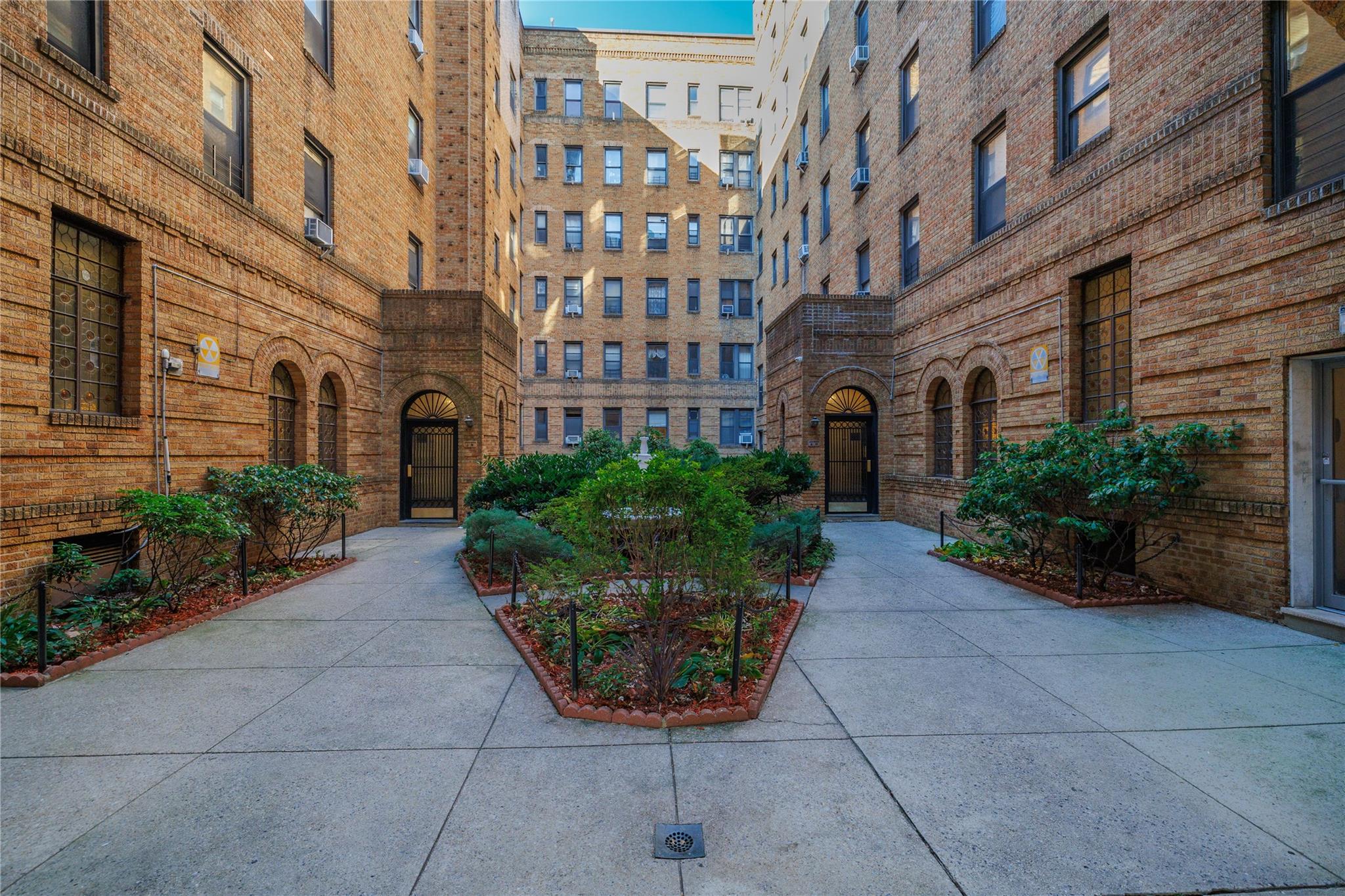 83-44 Lefferts Boulevard #2M, Kew Gardens, New York image 3