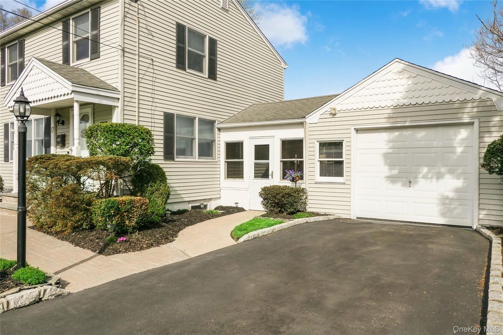 Photo of 17 Myrtle Lane, East Patchogue, NY 11772 (MLS # 992198)