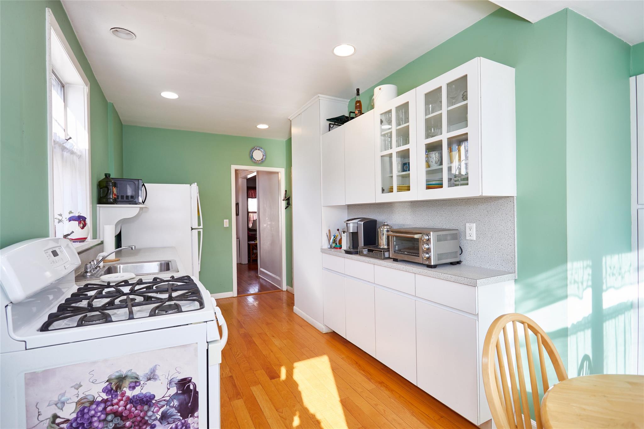 48 Elizabeth Street, Floral Park, New York image 11