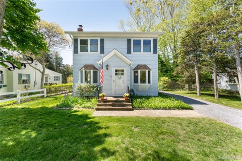 Homes For Rent - 22 W End Avenue<br/> East Quogue, NY 11942