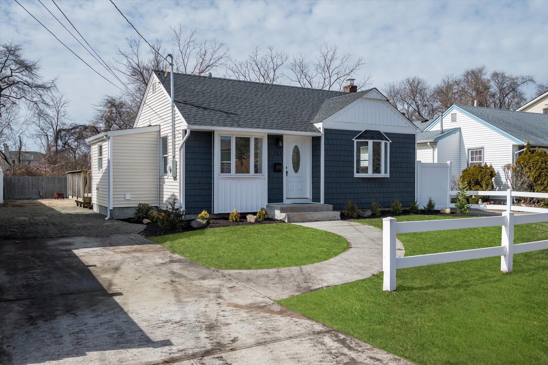 513 S 9th Street, Lindenhurst, New York image 4