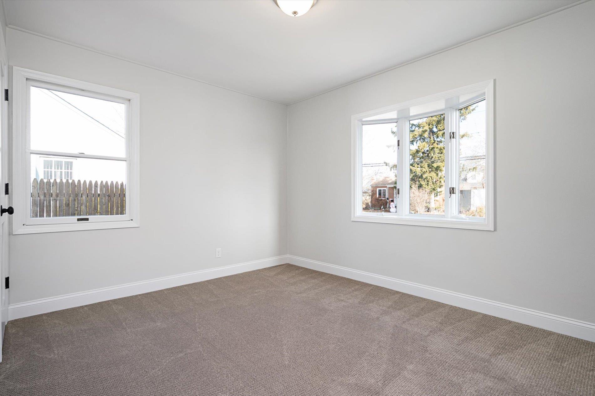 513 S 9th Street, Lindenhurst, New York image 8