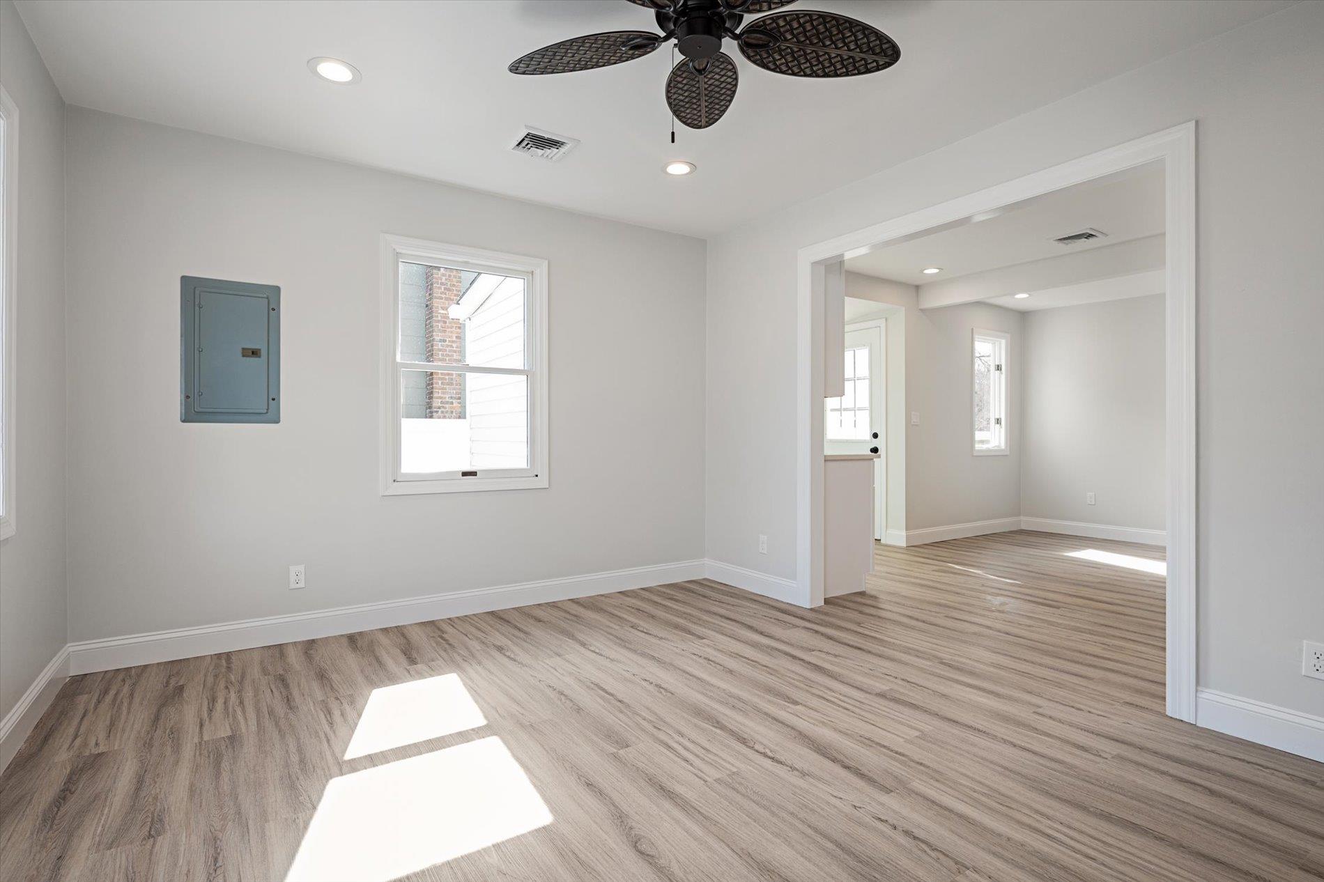 513 S 9th Street, Lindenhurst, New York image 6