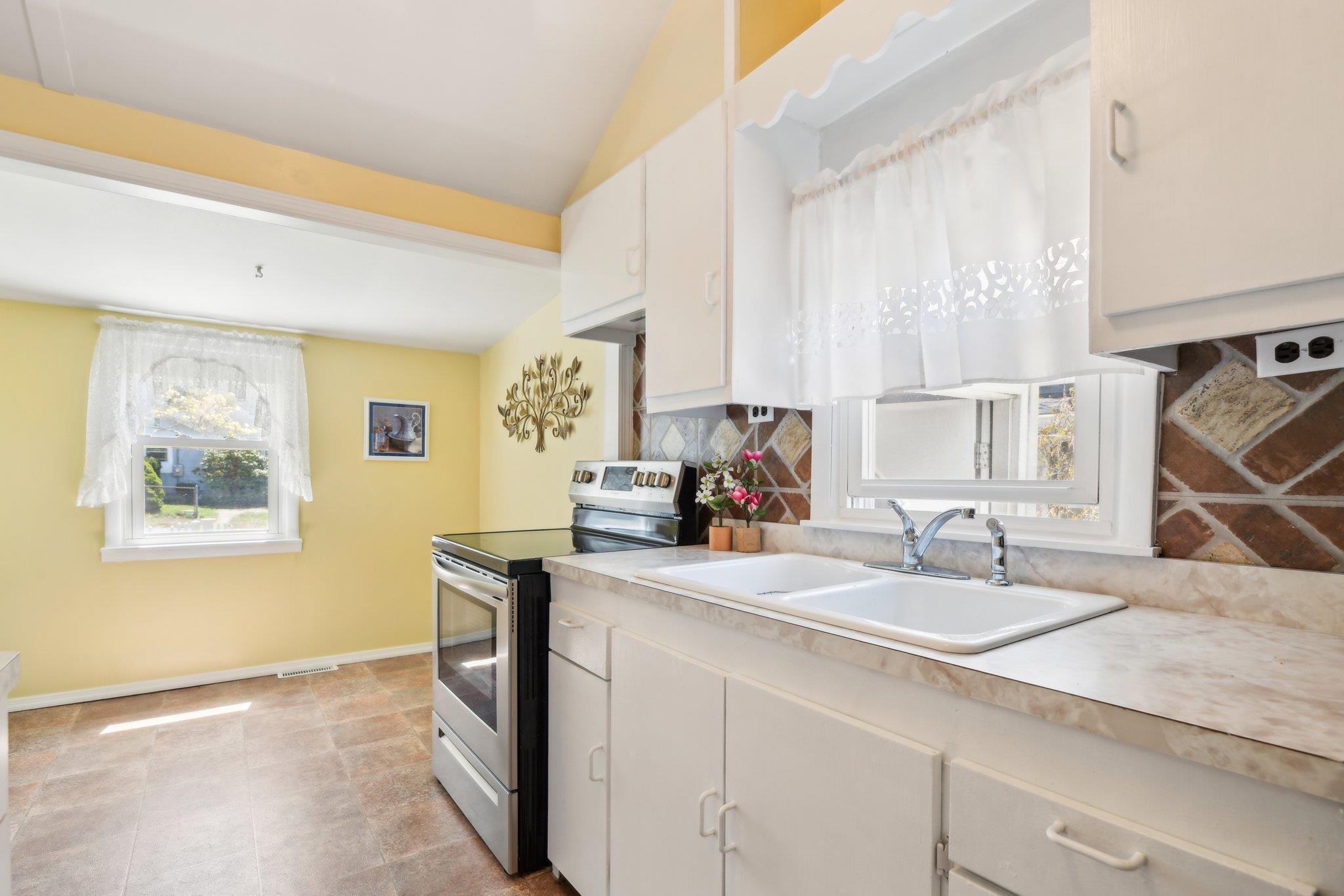 5 Bertha Street, East Patchogue, New York image 16