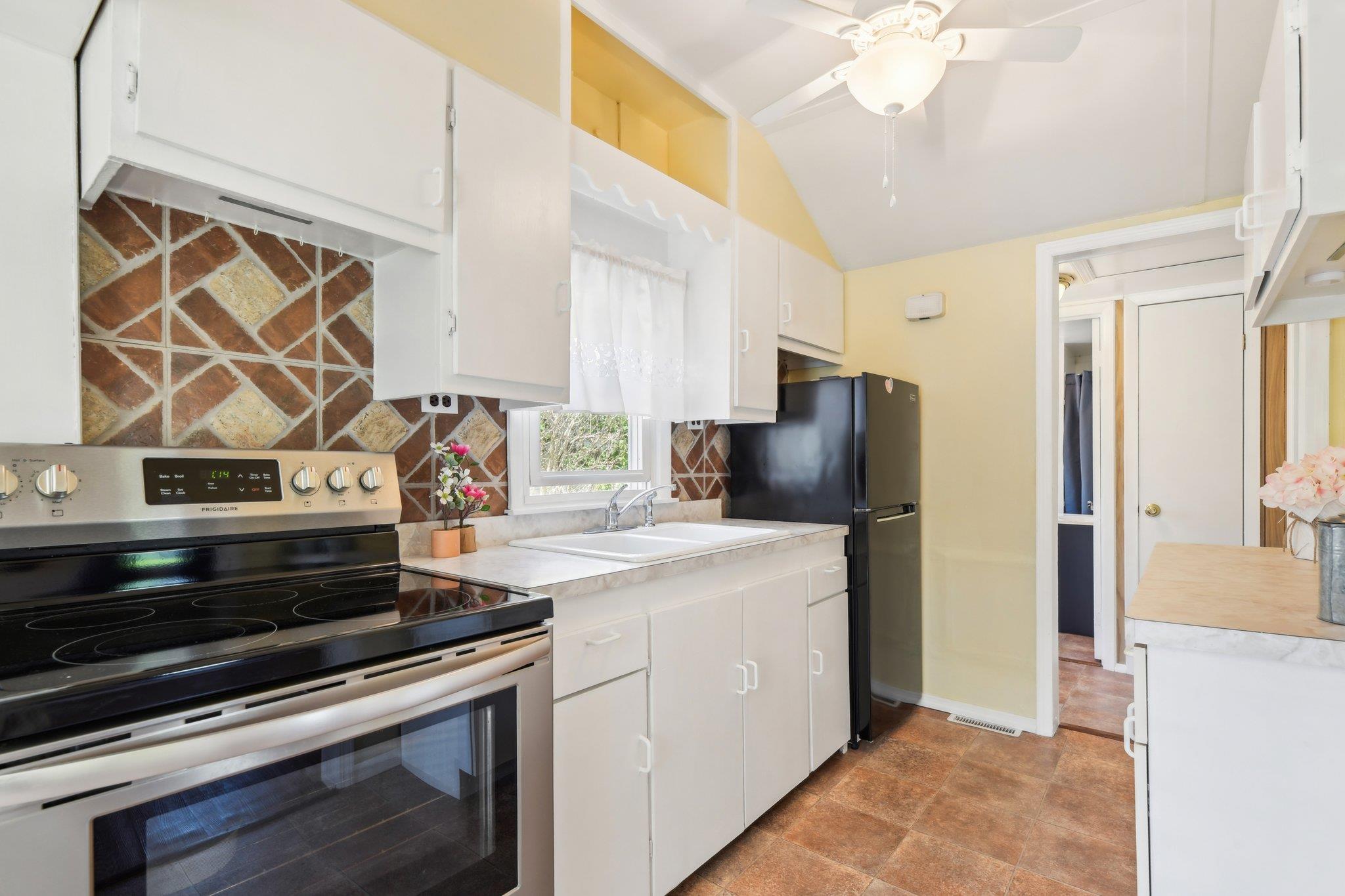 5 Bertha Street, East Patchogue, New York image 14