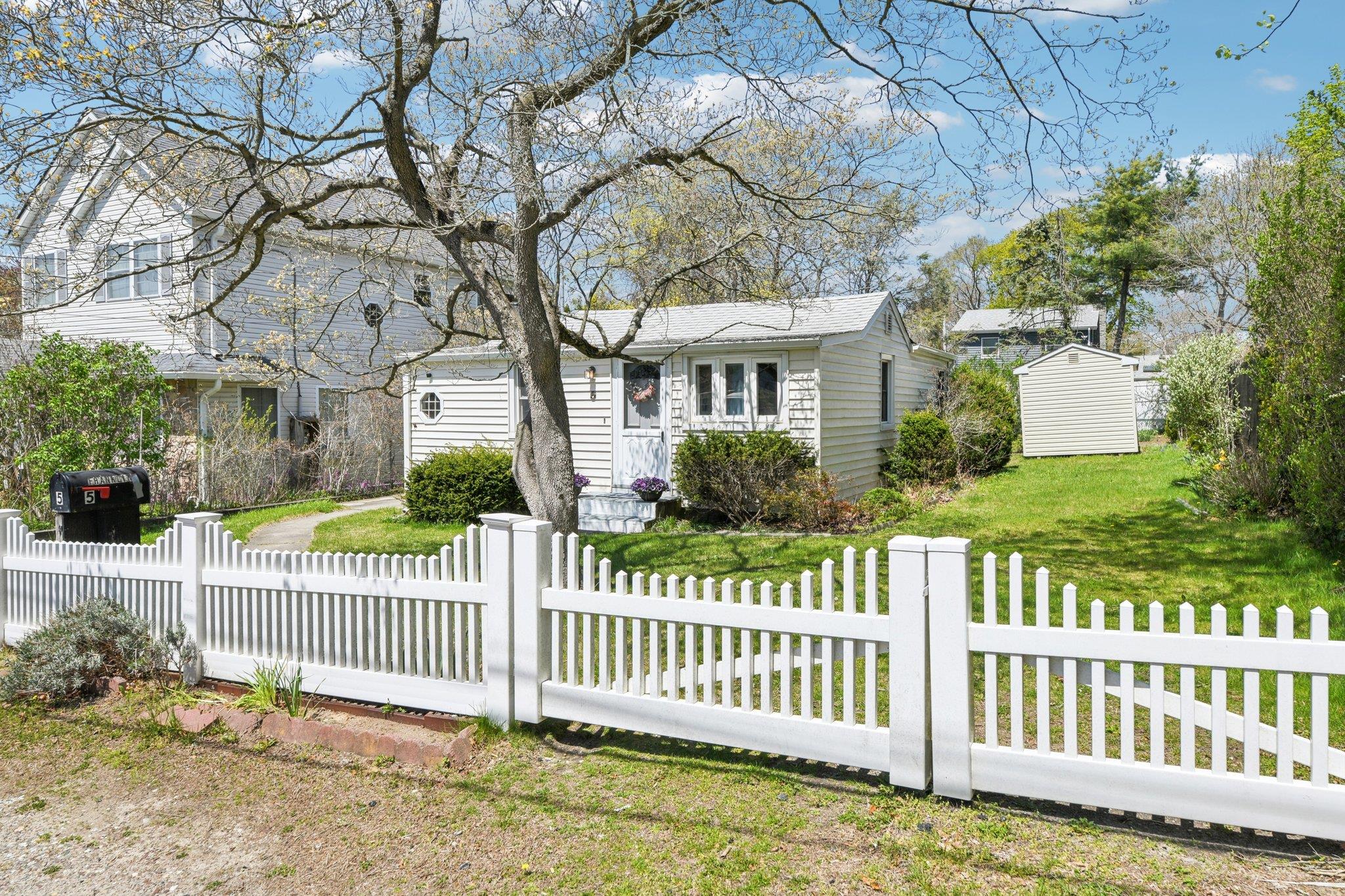 5 Bertha Street, East Patchogue, New York image 4