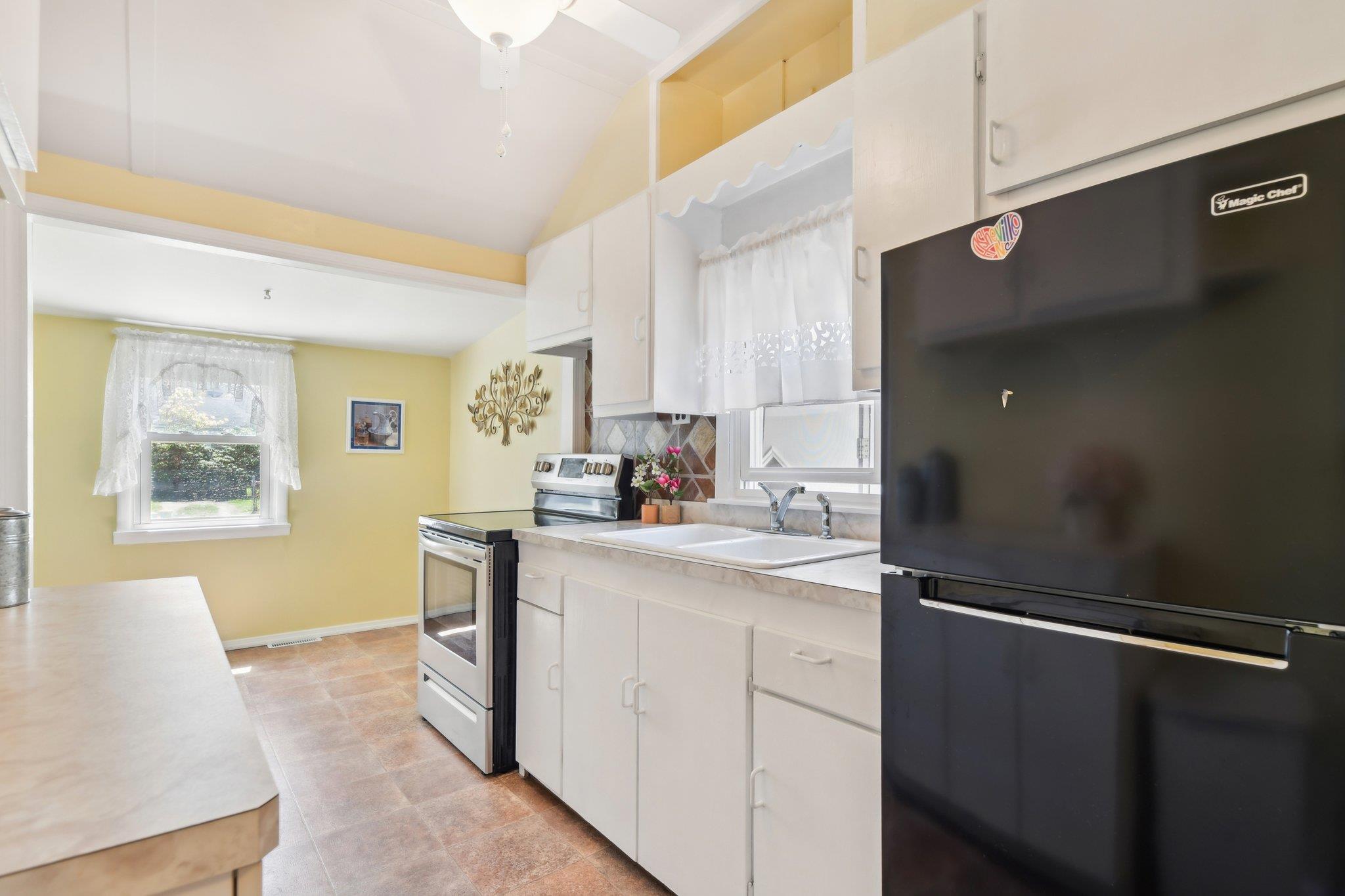 5 Bertha Street, East Patchogue, New York image 15