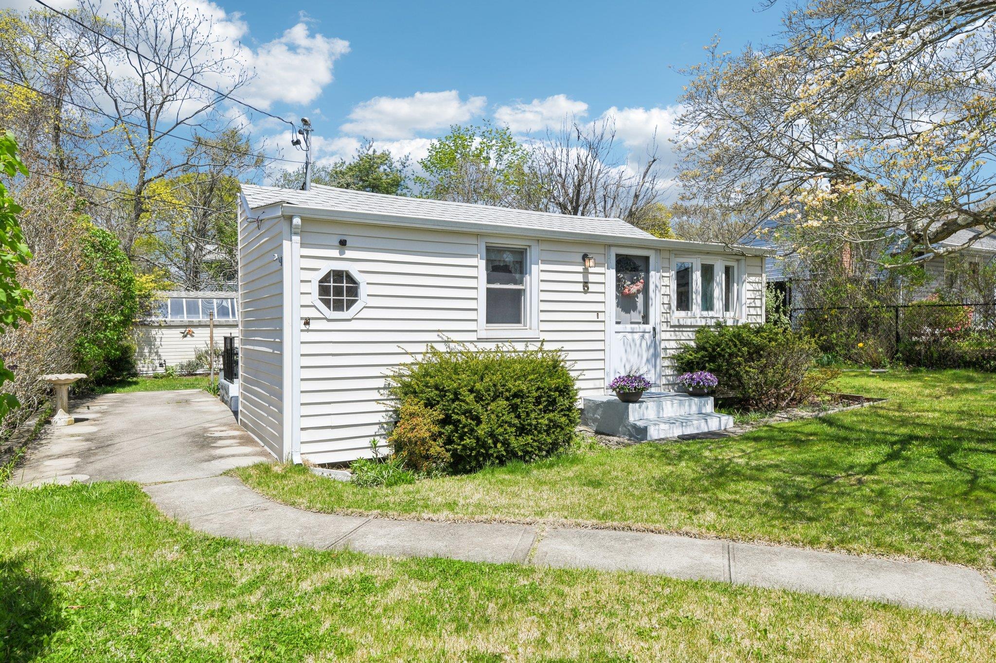 5 Bertha Street, East Patchogue, New York image 5