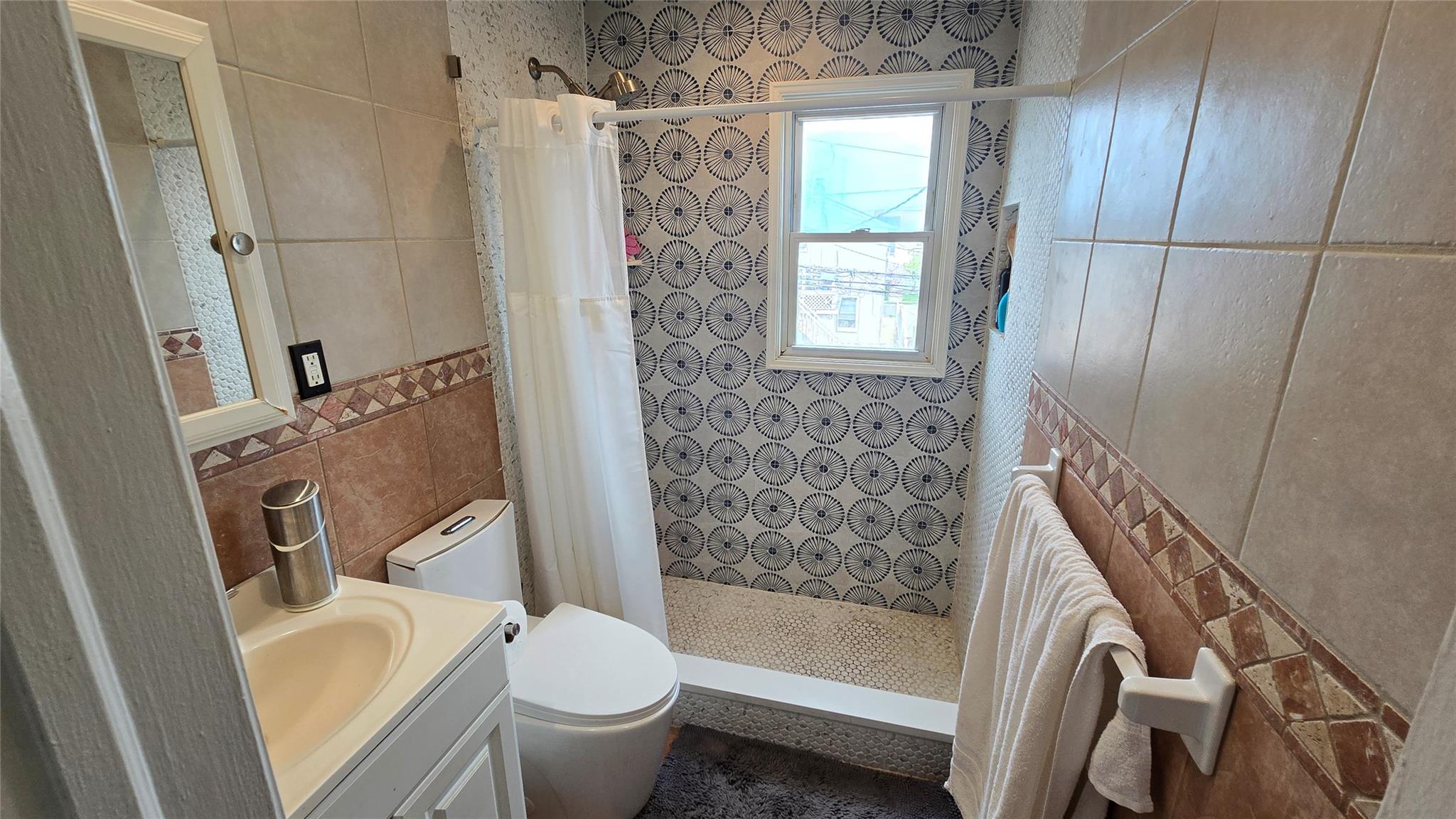 Island Park, New York 11558, United States, 2 Bedrooms Bedrooms, ,1 BathroomBathrooms,Residential,Active,124307