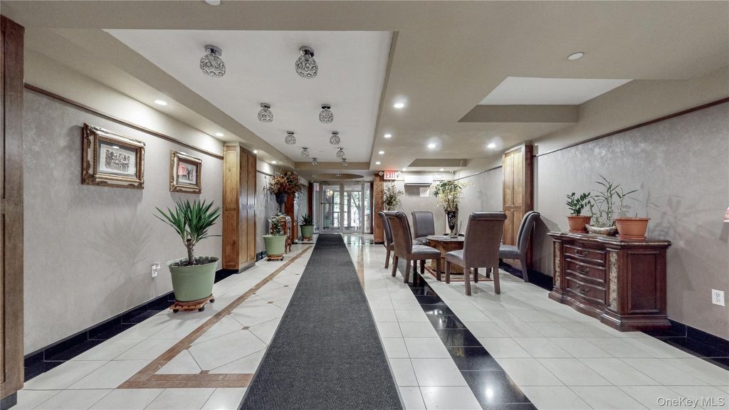 Photo of 83-71 116th Street #7B, Kew Gardens, NY 11418 (MLS # 1029340)