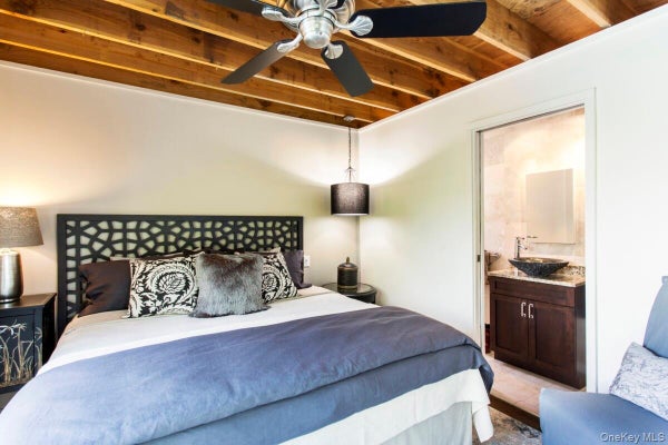 605 SHORE WALK, FIRE ISLAND PINES, NY 11782 - Image 90c35fe24ed9f9965bdc41310fb3eada/871495096