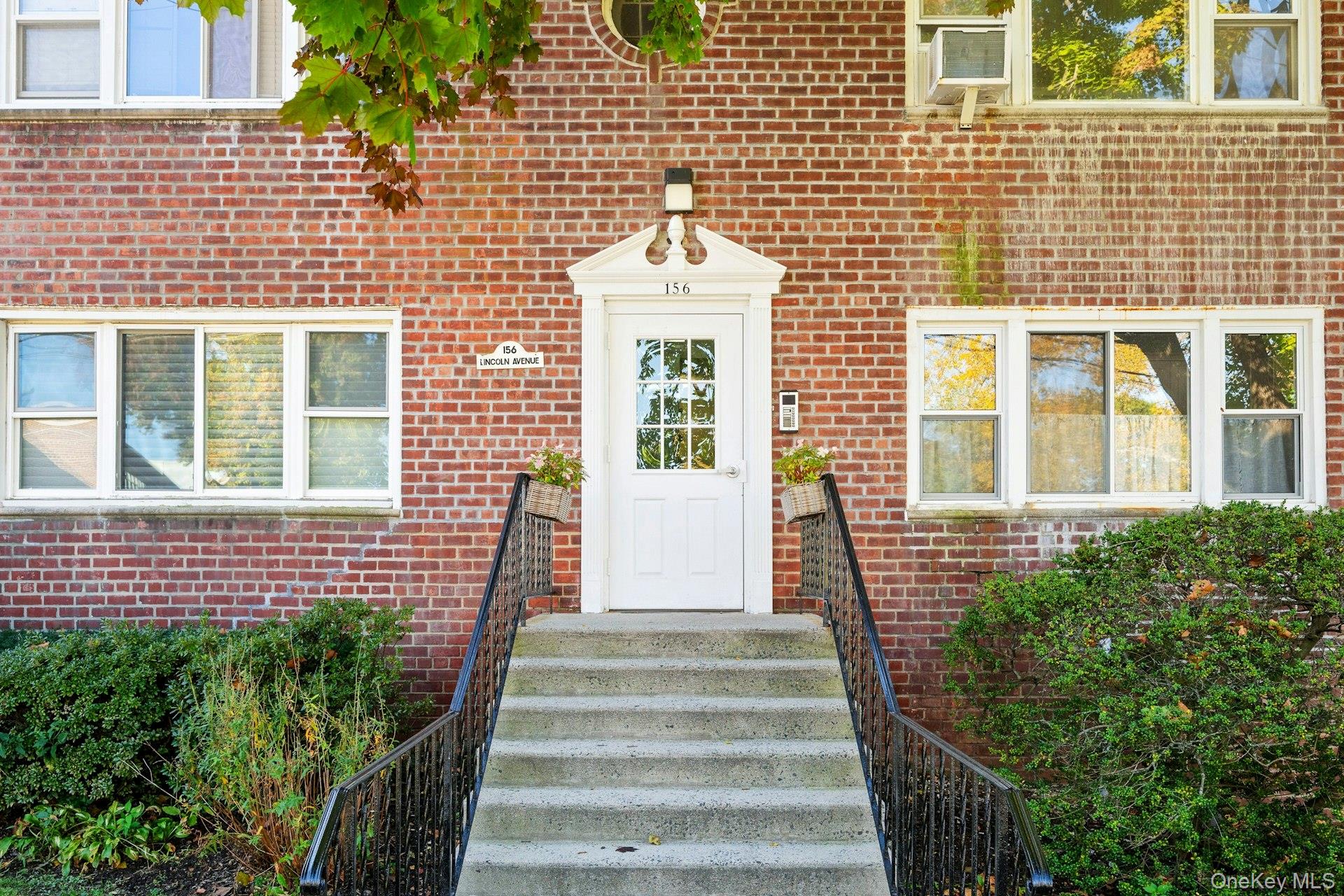 156 Lincoln Avenue 4L