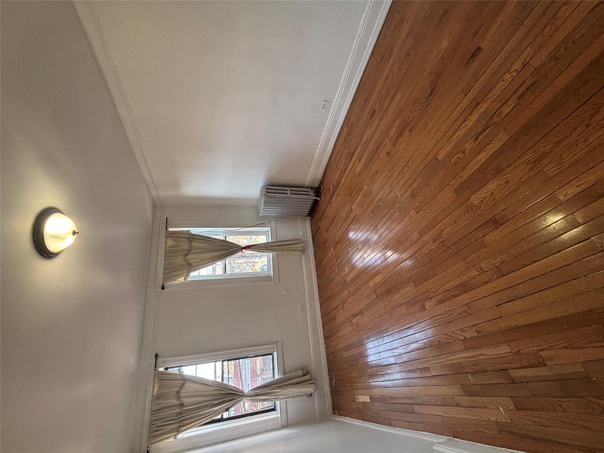 Rental Property at Farmers Boulevard 2F, Saint Albans, Queens, NY - Bedrooms: 1 
Bathrooms: 1 
Rooms: 3  - $1,900 MO.