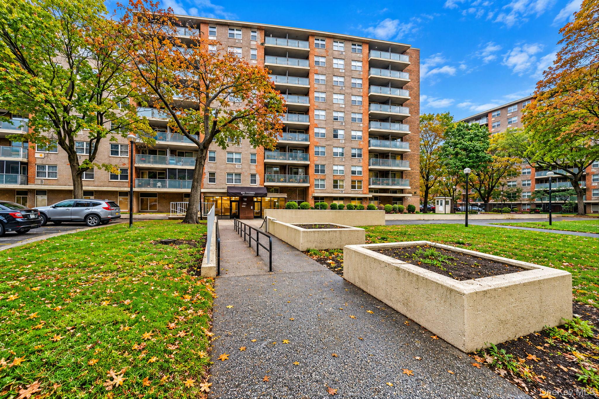 400 Cozine Avenue 1J
