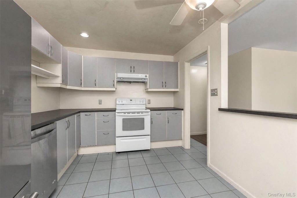 Photo of 750 Lido Boulevard #73B, Lido Beach, NY 11561 (MLS # 1052479)