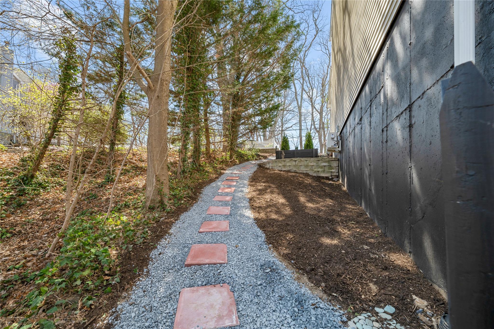 33 Potter Lane, Huntington, New York image 40
