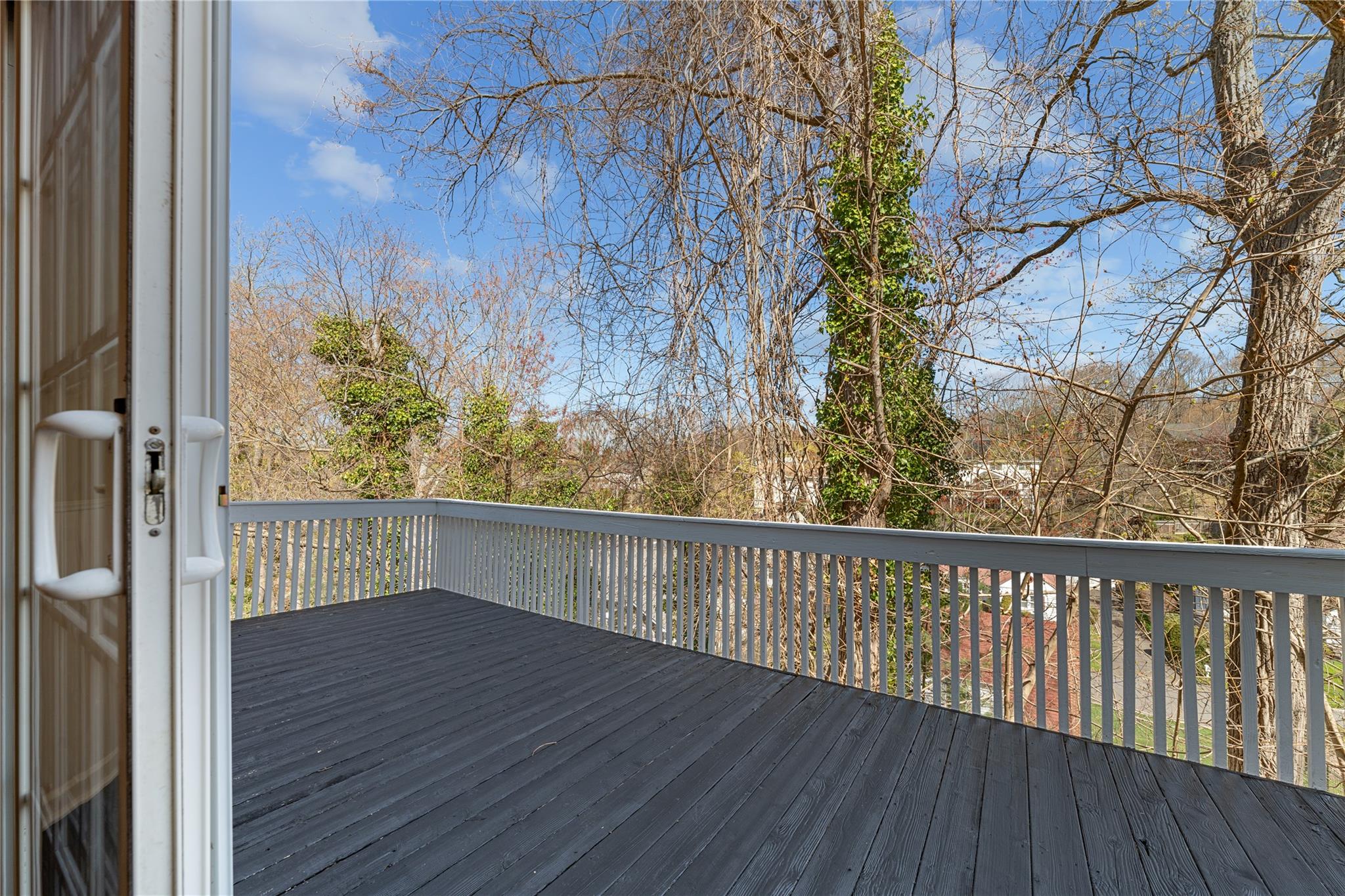 33 Potter Lane, Huntington, New York image 36
