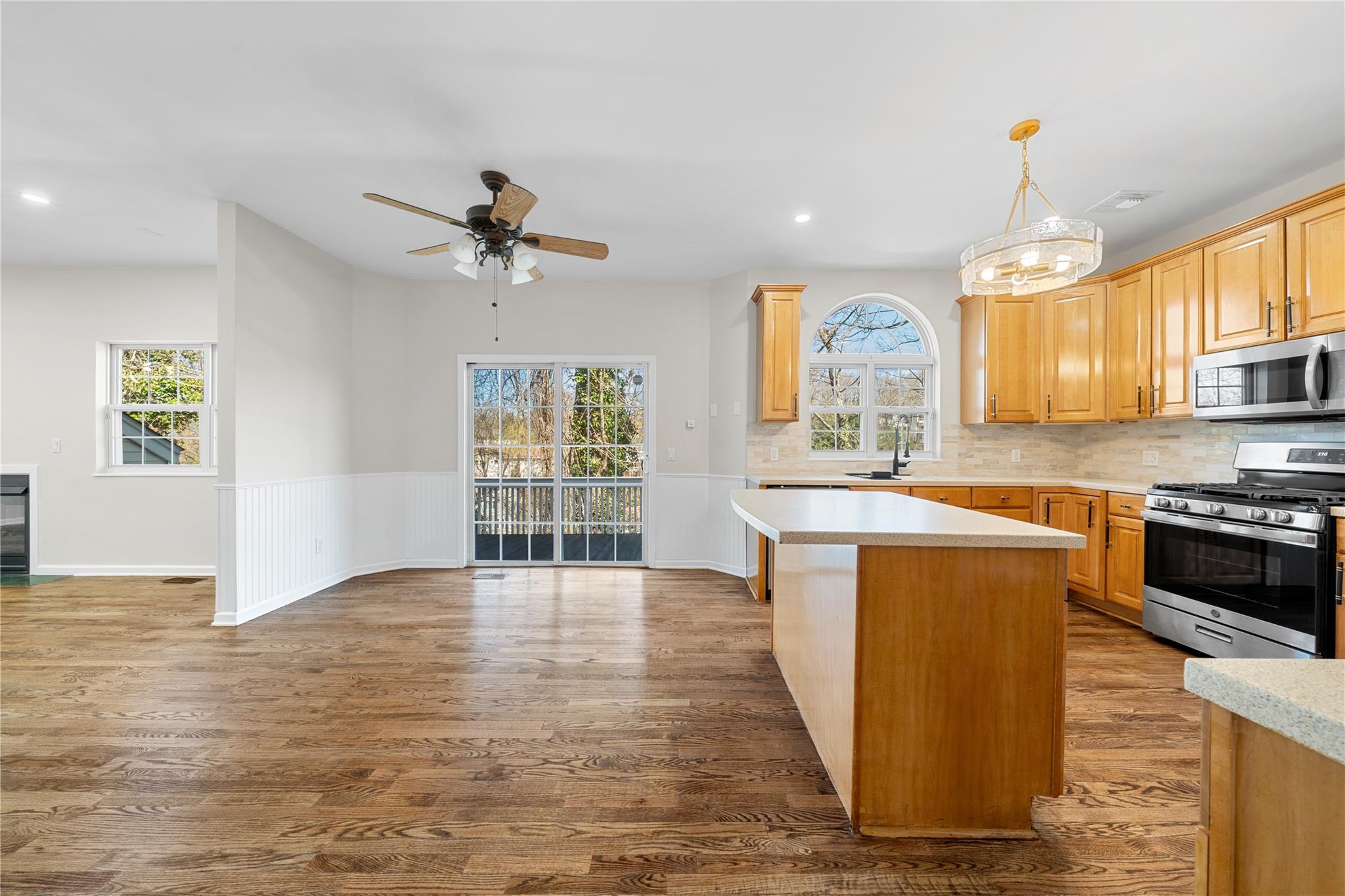 33 Potter Lane, Huntington, New York image 15